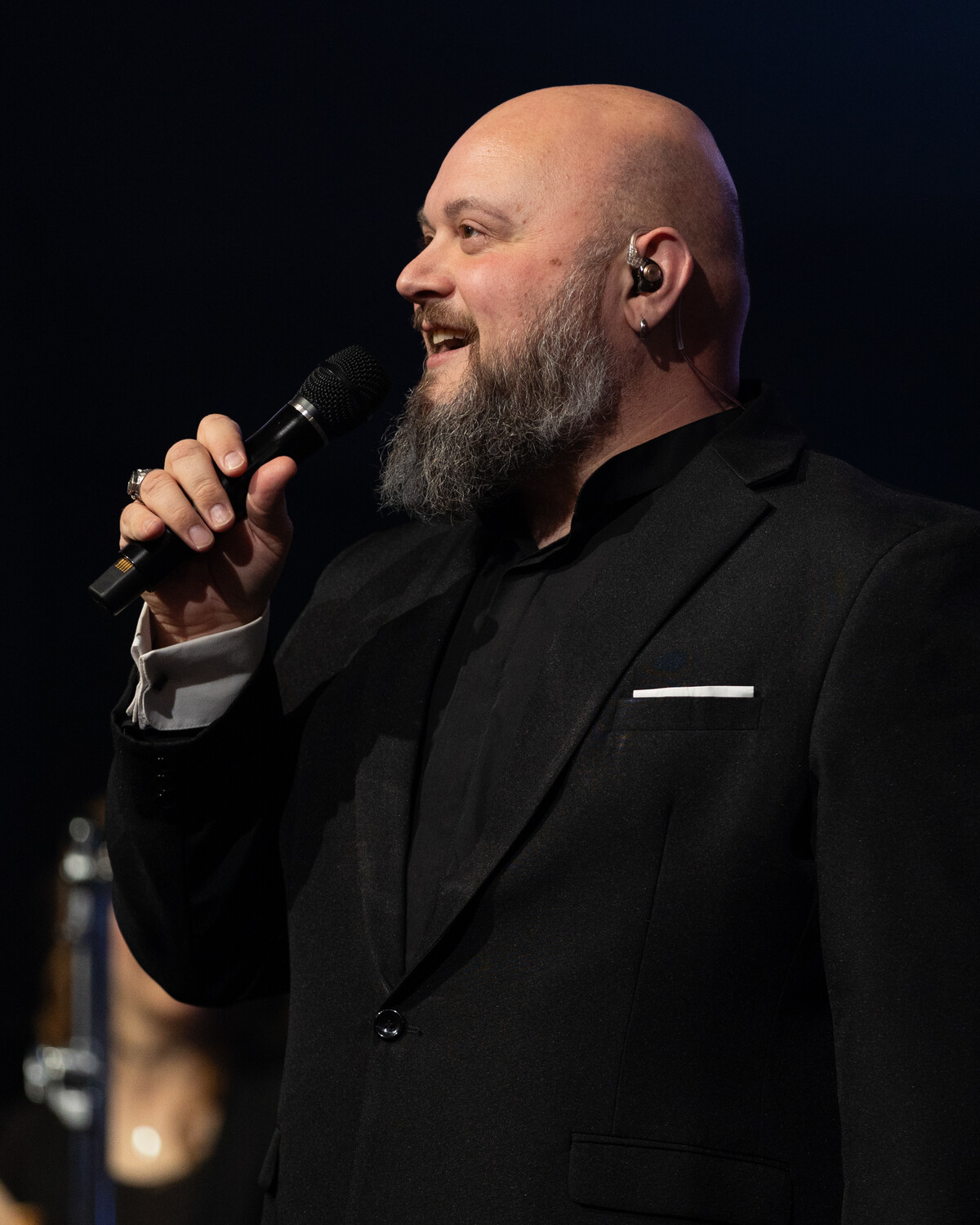 Jason Rains leading worship